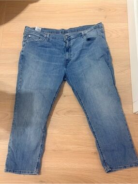 Levi's Relaxed Fit Mid Wash Blue Jeans